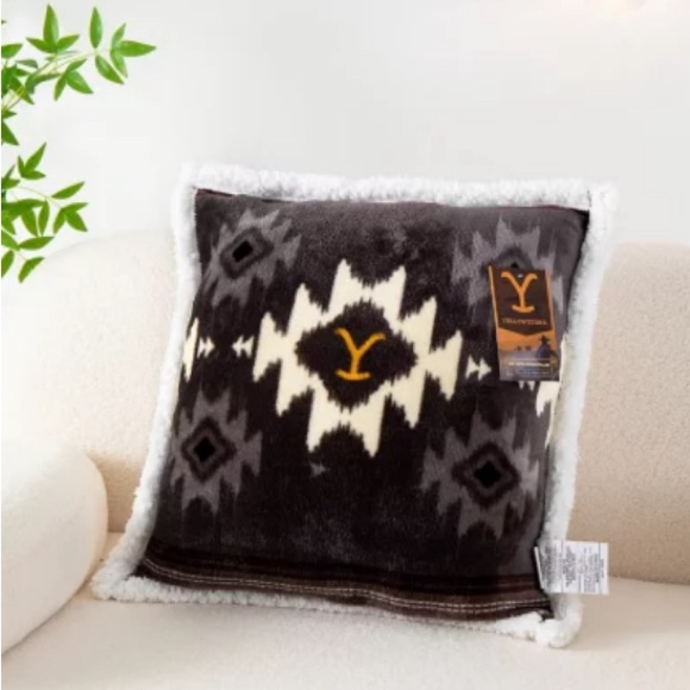 NWT Yellowstone Silk Touch Pillow With Sherpa Back, 22" x 22" - Picture 4 of 7